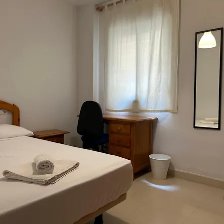 Apartment Garden Teatinos, Con Piscina, Aparcamiento Y Ac Malaga