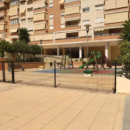Garden Teatinos, Con Piscina, Aparcamiento Y Ac * Malaga
